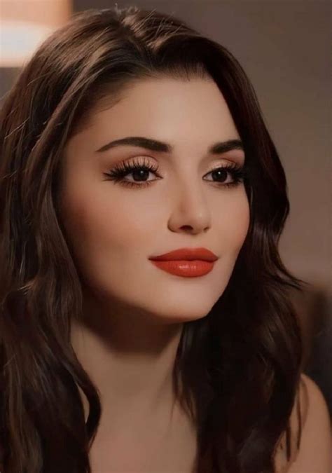 Hande Erçel In 2021 Ponytail Girl Beauty Girl Turkish Beauty