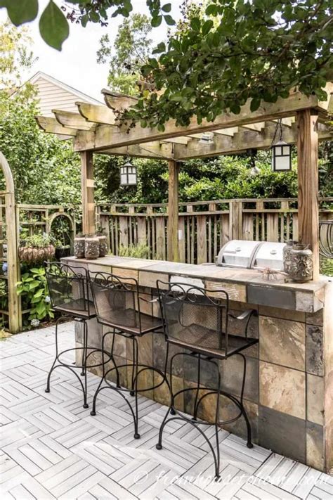 Small Patio Decorating Ideas That Make Your Deck Into An Outdoor Oasis