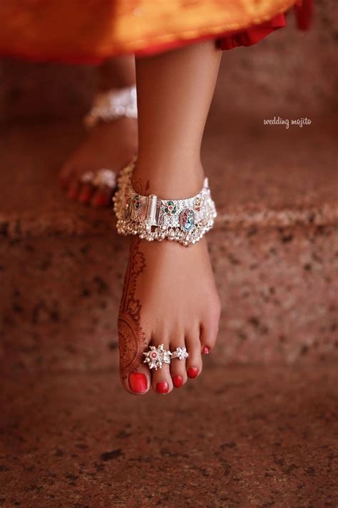Exquisite Toe Ring Designs To Steal The Millennial Brides Heart