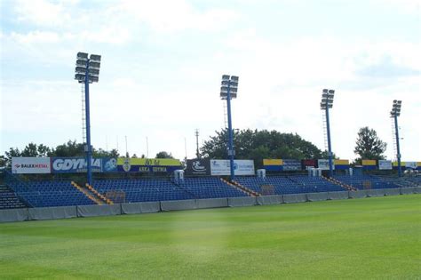 Nowy stadion piłkarski w gdyni. Historical: Stadion GOSiR w Gdyni (Stadion Arki Gdynia ...