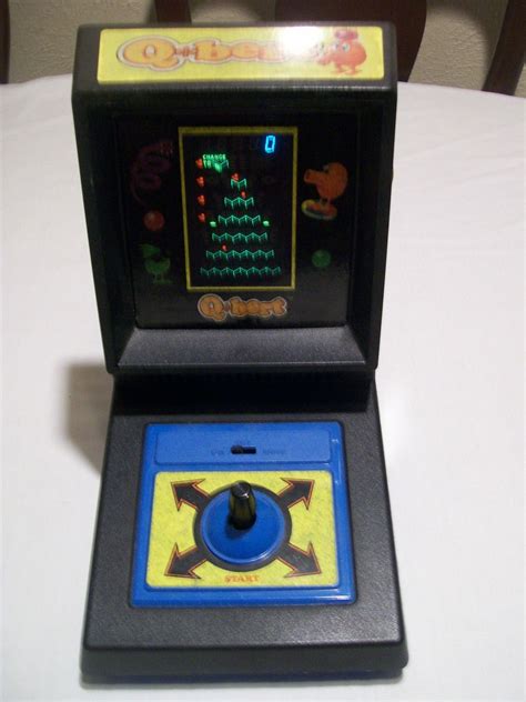 Q Bert Tabletop Electronic Arcade Machine Video Game Vintage 1983