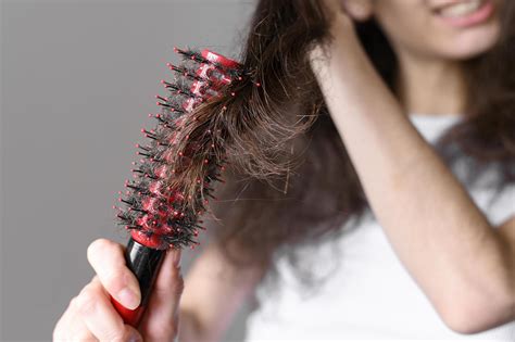 No Frizz And No Breakage How To Brush Curly Hair The Right Way