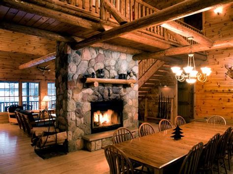 See more ideas about lodge bedroom, deer decor, hunting decor. 25 Exciting Stone Fireplace Designs - SloDive | Hunting ...