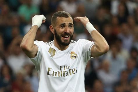 Karim mostafa benzema is a french professional footballer who plays as a striker for spanish club real madrid and the france national team. Benzema hors du top 20 du Ballon d'or 2019 - Football.fr