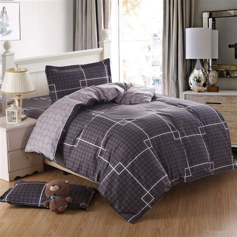 With the number of layers in a comforter set, it is easy to give your bed a more cozy and layered look. Comforter Sets For Men - HomesFeed