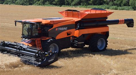 Video: 'Revolutionary' articulated combine gets a boost, to 650hp ...