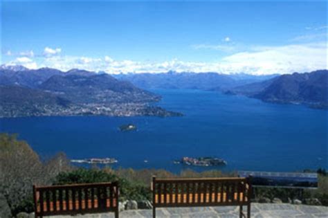 Mottarone — vue du sommet du mottarone. The Stresa-Mottarone Cablecar