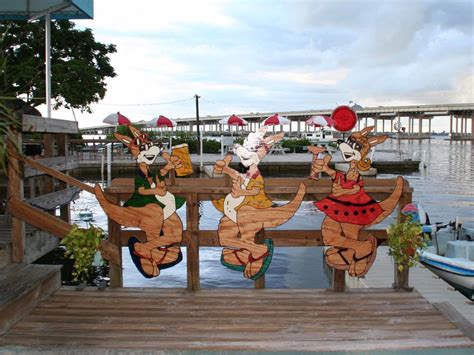 Woody's River Roo Pub and Grill — Florida Beach Bar