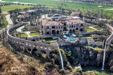 palazzo steyn south africa s most expensive and lavish mega mansion 豪邸 モダンな豪邸 セレブの自宅