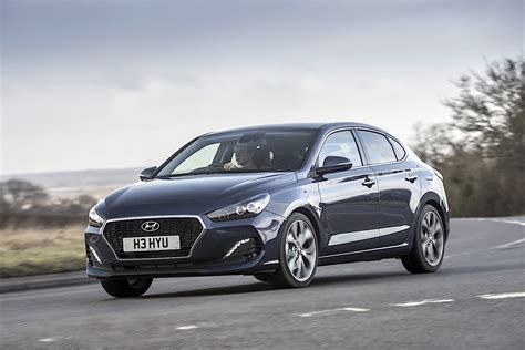 View the profile, specifications, request new i30. HYUNDAI i30 Fastback specs & photos - 2017, 2018, 2019 ...