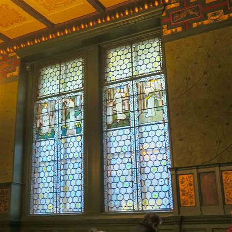 The morris room was located in the westernmost space of three linked rooms that comprised the museum's restaurant. Morris Room at the Victoria & Albert Museum, London | MOTRLT