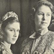 Der beziehung der schwestern tat dies jedoch keinen abbruch. Queen Elizabeth II. als Teenager: Voll verknallt mit 13 ...