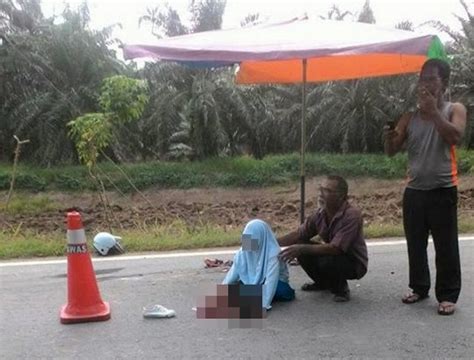 Maksud tak tumbuh tak melata, tak sungguh orang tak kata. Mangsa Gilis Lori: "Kaki Adik Boleh Tumbuh Balik Tak ...