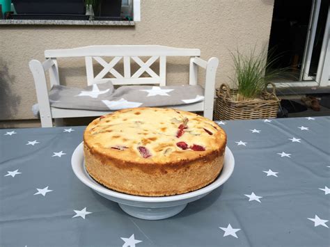 Jetzt ausprobieren mit ♥ chefkoch.de ♥. Erdbeer-Rhabarber-Kuchen mit Guss (mit Bildern) | Erdbeer ...