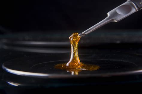 What Are Dabs Heres What You Need To Know About Dab Weed