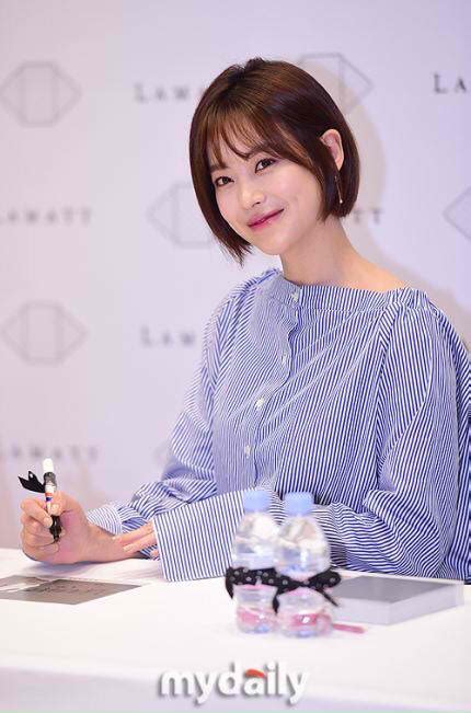 Oh Yeon Seo من حدث توقيع المعجبين لـ Lamatt Kdrama Stars 1