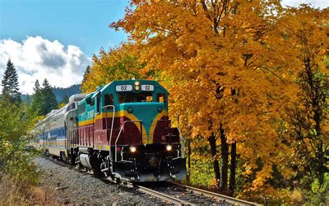 You Will Love The Breathtaking Fall Foliage On This Oregon Train Ride