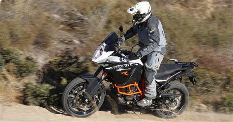 We took an 1190 adventure r, fitted some mitas e10's and headed to southern portugal with a three man test crew to see if years. 2014 KTM 1190 Adventure R - Dirt Bike Test