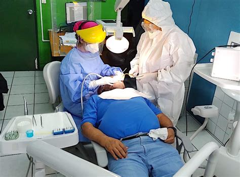 El Igss Reconoce La Labor De Los Odontólogos En Sus 40 Clínicas