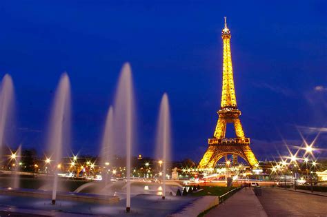 A equipe fala vários idiomas, incluindo inglês e malaio. Visiter la Tour Eiffel | Infos, tarifs et horaires de visite