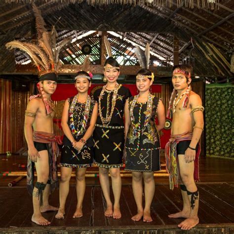 Mengenal Rumpun Suku Dayak Di Pulau Kalimantan Budaya Gadis Lucu My