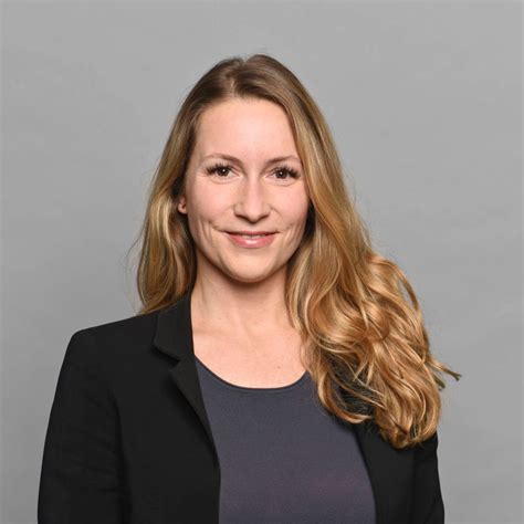 Katharina Illgen Senior Regulatory Affairs Manager Dach Teamlead