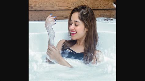 Jannat Zubair Arishfa Khan Reem Sameer Shaikh Hottest Moments In Bathtub Iwmbuzz
