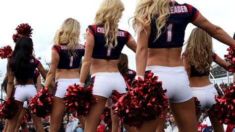Houston Texans Cheerleader Director Resigns The New York Times