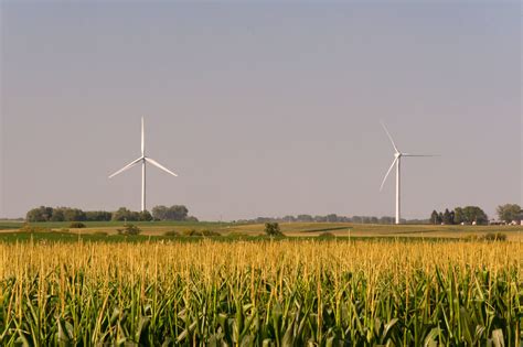 Wind Surpasses Hydroelectric As Top Us Renewable Energy Source Yale