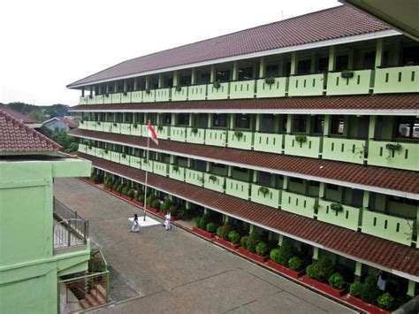 Klik baris yang bergaris bawah sekali lagi untuk mendapatkan downloadnya. Sekolah Smp Negeri Jakarta Barat - Perokok i
