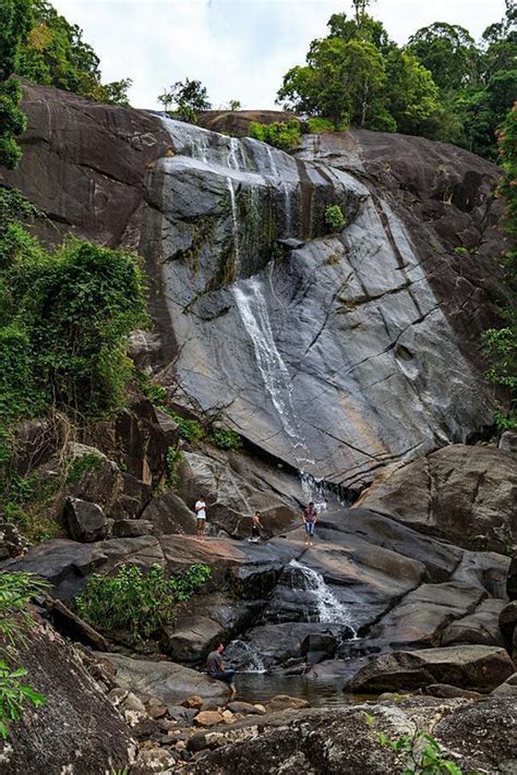 Ada papan petunjuk tekaan telu waterfall, kita langsung masuk jalan. Tiket Masuk Tekaan Telu Waterfall : 5 Best Waterfalls In ...