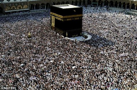 Women Reveal Sexual Harassment In Mecca During Pilgrimage Daily Mail Online
