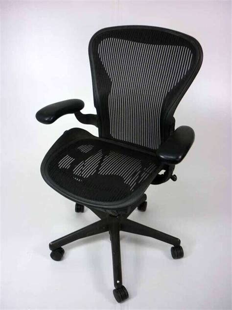 Herman Miller Aeron 2 Lever Fixed Arms Graphite Size B Recycled