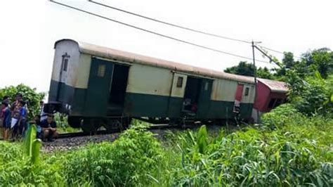 Kereta api tambahan lebaran ini harga tiketnya sama dengan kereta api lebaran reguler. gempa bumi bukan punca kereta api tergelicir di Sabah ...