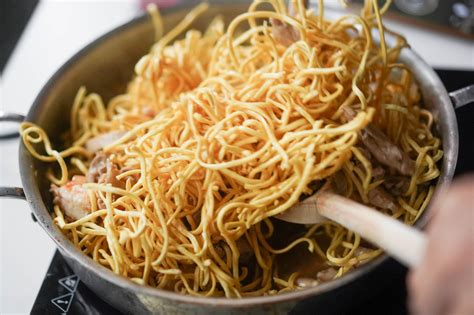 Pancit Canton Recipe Filipino Stir Fried Noodles Hungry Huy