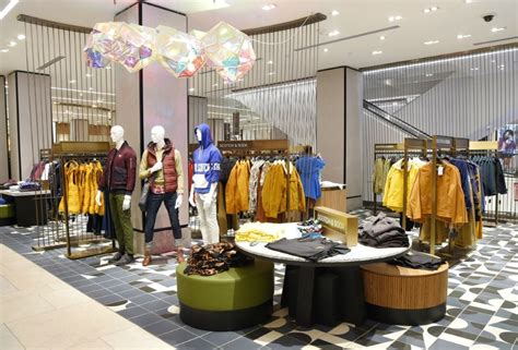 We offer opportunities in digital, creative, marketing, technology, and merchandising in atlanta and new york. Macy's Reimagines How Men Shop for and Discover Fashion in ...