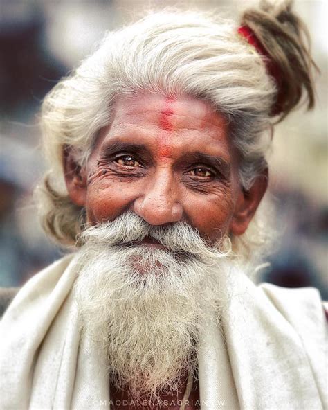 Photographer Travels To India Capturing Striking Portrait