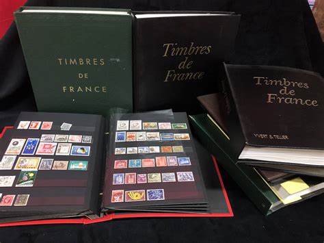 Albums De Timbres La Plupart Vides Carton à Trier Vente Aux