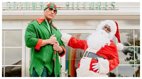 Christmas Dwayne Johnson Kevin Hart Turns Real Life Santa Claus And