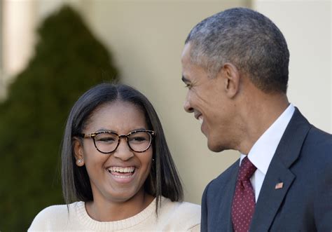 — mark (@cloudx2o) december 2, 2020. Devinez quel petit job d'été a choisi Sasha Obama - Elle