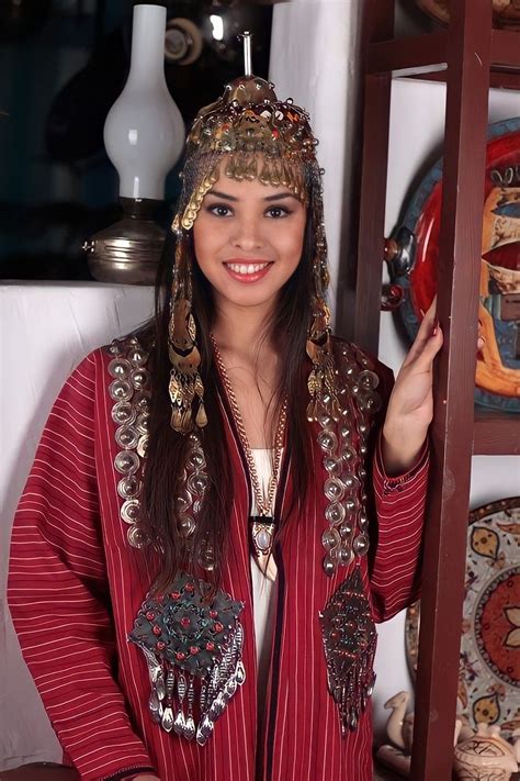 Turkmen Traditional Costume Turkmenistan Donne Modelle Costumi