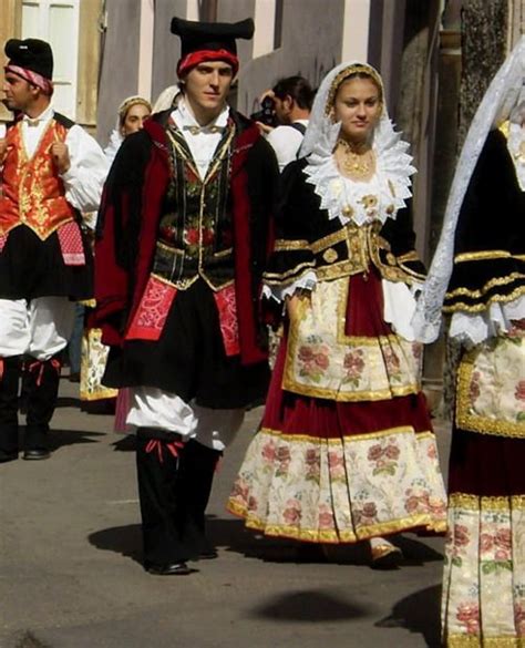 Traditional Costume Of Italy Costume Of Their Decor With A Lot Of Fabric Detail Embroidery