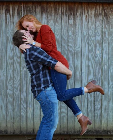 Country Barn Door Engagement Photography Ideas Engagement
