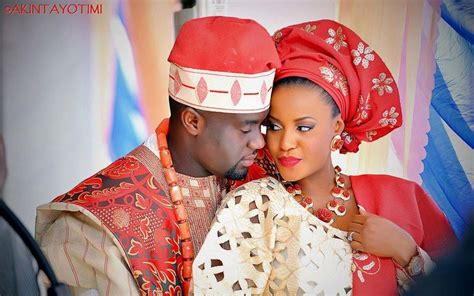 Mariage Africain Couples Mariés En Tenue Traditionnelle
