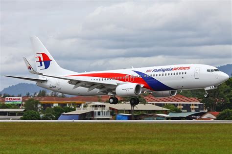 airlivedraft emergency malaysian airlines flight mh 179 makes emergency landing at kuala