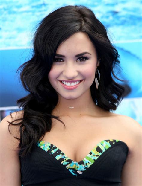 Select from premium demi lovato 2010 of the highest quality. Wallpaper World: Demi Lovato attend 'Oceans' Premiere on ...