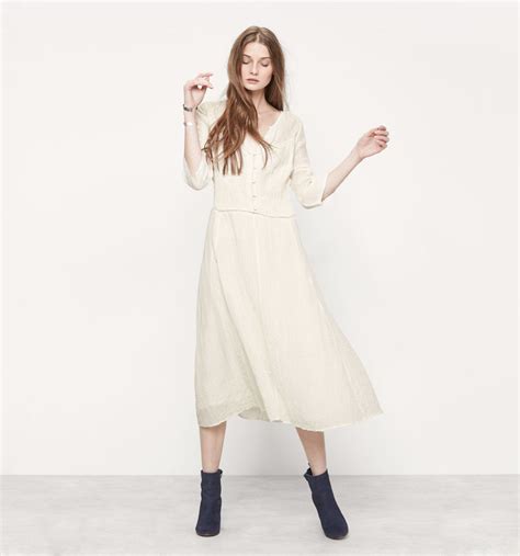 Découvrez la nouvelle collection de robes pour femme sur blancheporte ✅ couleurs, motifs : Great blog robe: Robe longue blanche maje