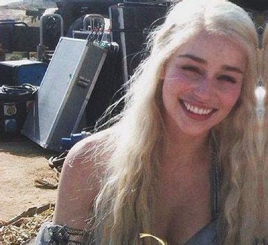 Daenerys Targaryen Icons Emilia Clarke Daenerys Targaryen Ec Game Of Thrones Cast