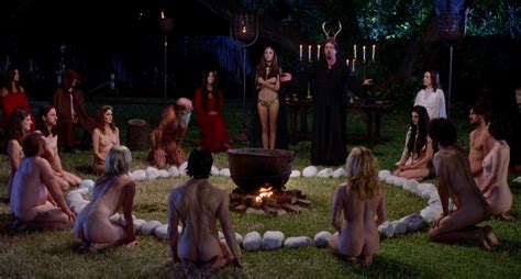 Nackte Jennifer Ingrum In The Love Witch