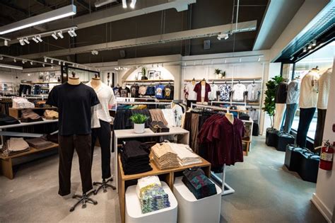 abercrombie and fitch to open new outpost in flatiron commercial observer